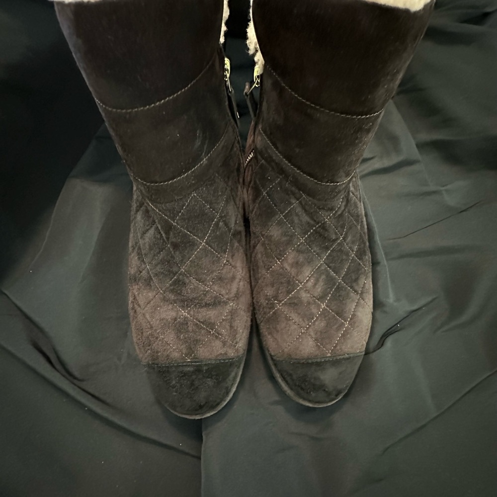 CHANEL SHEARLING SUEDE ANKLE BOOTS - Picture 2 of 7